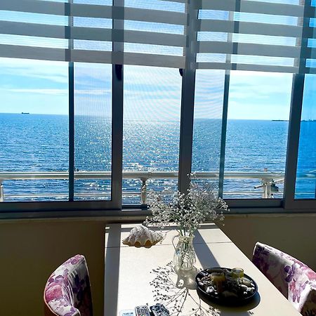 Cozy Beachfront Room Durres Exterior photo